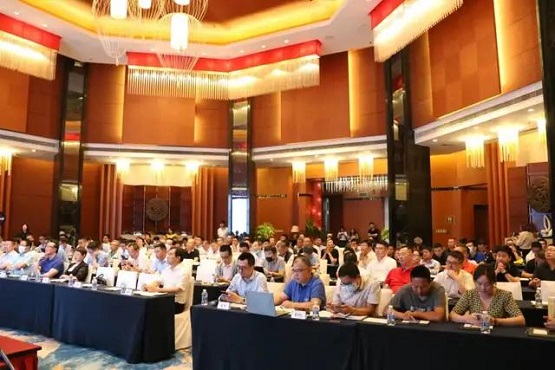 此次峰會(huì)，除了各大粉末涂料涂裝企業(yè)，還得到了行業(yè)內(nèi)眾多權(quán)威專家的支持