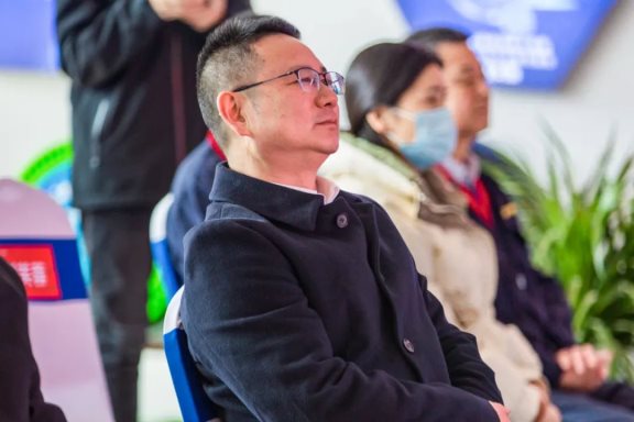 荊門市委常委、市委秘書長何平