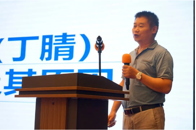 　凱迪西北橡膠有限公司高級(jí)工程師王永昌，分析了耐油密封產(chǎn)品用(丁腈)混煉膠常見(jiàn)問(wèn)題及其原因。