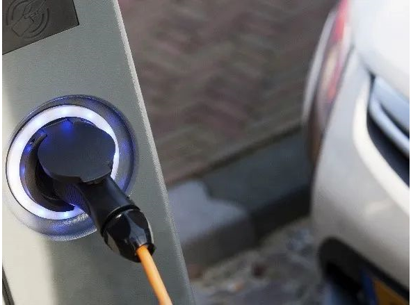 汽車(chē)燃料和充電系統(tǒng)中的導(dǎo)電部件(管路、進(jìn)氣口、充電器)