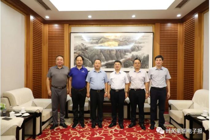 同時拜訪了乳山市委書記劉奎忠并進行座談，在市委常委、市委辦公室主任劉建忠的陪同下進行了參觀。