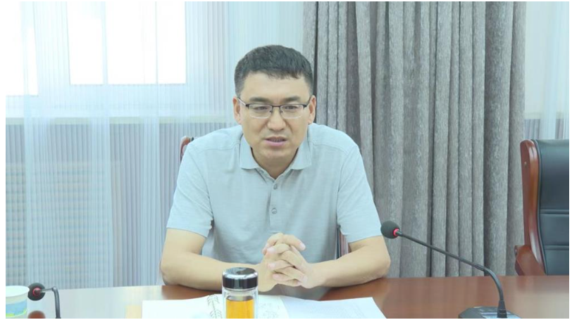 乳膠制品產(chǎn)業(yè)基地項(xiàng)目負(fù)責(zé)人就園區(qū)基本情況和目前建設(shè)進(jìn)度進(jìn)行介紹。山東正豐貿(mào)易、山西諾辰等公司就地企合作、產(chǎn)業(yè)發(fā)展進(jìn)行交流。