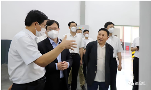 孫繼業(yè)對(duì)華勤集團(tuán)強(qiáng)有力的疫情防控和保產(chǎn)提產(chǎn)舉措給予充分肯定，對(duì)企業(yè)堅(jiān)持高質(zhì)量發(fā)展、創(chuàng)新防風(fēng)險(xiǎn)發(fā)展和強(qiáng)強(qiáng)聯(lián)合發(fā)展取得的成績予以高度評(píng)價(jià)。他表示，華勤集團(tuán)高效統(tǒng)籌疫情防控和企業(yè)發(fā)展，確保了正常生產(chǎn)經(jīng)營，為保障經(jīng)濟(jì)社會(huì)穩(wěn)定做出了積極貢獻(xiàn)。希望華勤集團(tuán)繼續(xù)嚴(yán)守疫情防控風(fēng)險(xiǎn)底線，為推動(dòng)企業(yè)實(shí)現(xiàn)高質(zhì)量發(fā)展保駕護(hù)航。