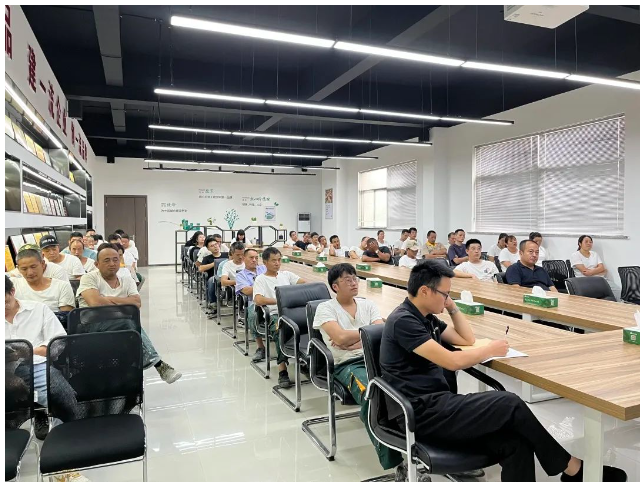 　相信通過本次會議的召開，制造中心全體員工在下一階段的工作中會更加進一步鞏固和提升安全管理能力，嚴格落實安全生產(chǎn)主體責任，始終繃緊安全生產(chǎn)弦，確保公司安全環(huán)保形勢平穩(wěn)向好，為公司的高質(zhì)量發(fā)展營造更加穩(wěn)定的安全環(huán)境。