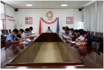 集團(tuán)要以本次會(huì)議為契機(jī)，從嚴(yán)從實(shí)從細(xì)抓好信訪穩(wěn)定各項(xiàng)工作，持續(xù)深入排查存在苗頭性、傾向性的不穩(wěn)定因素，為集團(tuán)高質(zhì)量可持續(xù)發(fā)展保駕護(hù)航，以優(yōu)異的成績(jī)迎接黨的二十大勝利召開。