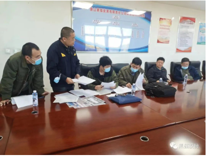 唐山市古冶區(qū)質量技術監(jiān)督局局長相晨輝一行到唐山黑貓對特種設備進行再督導、再檢查、再部署，唐山黑貓相關科室負責人陪同。