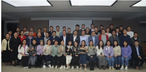 集團新聞丨企業(yè)發(fā)展戰(zhàn)略暨未來三年規(guī)劃研討會隆重召開，抓住新機遇，迎接新未來！