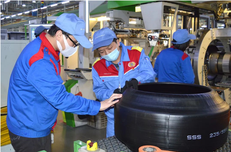 山東省工業(yè)和信息化廳對外公布了山東省制造業(yè)數(shù)字化轉(zhuǎn)型重點項目、重點支撐平臺(第一批)名單，共有3家輪胎企業(yè)的3個項目，進入重點項目名單。