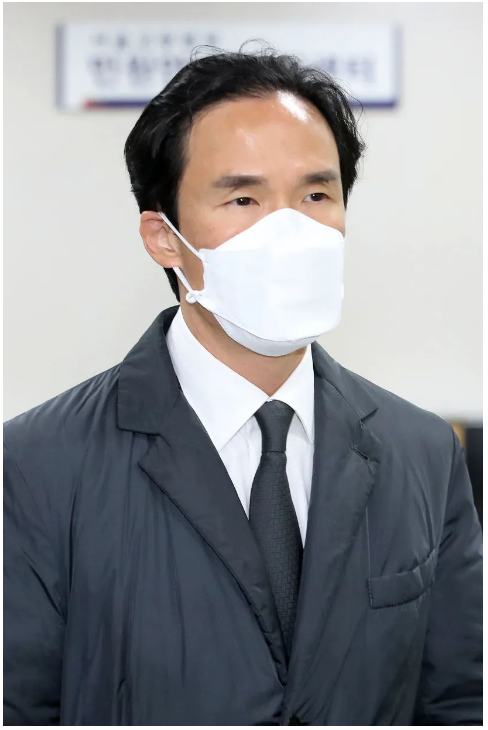 韓泰輪胎董事長趙顯范的辦公室，也在搜查范圍內(nèi)。