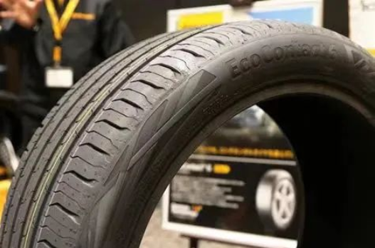 這批輪胎是奔馳的原廠胎，規(guī)格為205/55 R17 91W