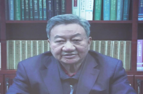 　全球服務(wù)貿(mào)易聯(lián)盟理事長(zhǎng)、中國(guó)國(guó)際經(jīng)濟(jì)交流中心副理事長(zhǎng)、商務(wù)部原副部長(zhǎng)姜增偉同志在視頻致辭中對(duì)大會(huì)的召開表示祝賀，他指出，輪胎循環(huán)利用關(guān)乎行業(yè)發(fā)展、關(guān)乎環(huán)境保護(hù)，更關(guān)乎國(guó)家的經(jīng)濟(jì)安全發(fā)展。提高廢舊輪胎綜合利用水平，實(shí)現(xiàn)資源化利用，不僅可以有效緩解我國(guó)橡膠對(duì)外依存度高的現(xiàn)狀，提高橡膠自給率，也能增強(qiáng)汽車等以橡膠為重要原材料的產(chǎn)業(yè)鏈供應(yīng)鏈的穩(wěn)定性與韌性，更好滿足居民消費(fèi)潛力持續(xù)釋放的需要，還能節(jié)約輪胎大量堆存所占用的土地，減少環(huán)境污染，助力碳達(dá)峰、碳中和目標(biāo)的順利實(shí)現(xiàn)。他希望中國(guó)輪胎循環(huán)利用協(xié)會(huì)始終堅(jiān)持“為企業(yè)服務(wù)、為行業(yè)服務(wù)”的根本宗旨，進(jìn)一步發(fā)揮自身作用，在反映行業(yè)訴求、加強(qiáng)行業(yè)自律、促進(jìn)行業(yè)發(fā)展等方面積極履職，不斷提升行業(yè)凝聚力，推動(dòng)中國(guó)輪胎循環(huán)利用行業(yè)朝著科技引領(lǐng)、綠色低碳、數(shù)字支撐、法制健全的方向不斷邁進(jìn)，為加快中國(guó)和全球綠色可持續(xù)發(fā)展做出更大貢獻(xiàn)。