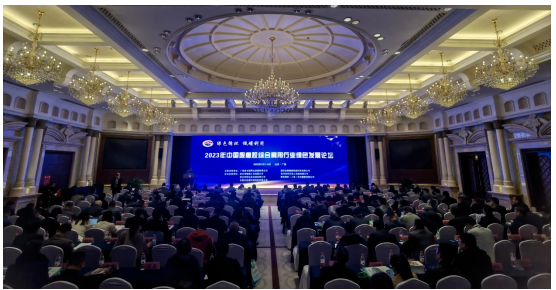 此次綠色發(fā)展論壇的召開(kāi)，為廢橡膠綜合利用行業(yè)提供了一個(gè)非常好的交流平臺(tái)，推動(dòng)了行業(yè)向著更加綠色、可持續(xù)的方向發(fā)展。與會(huì)代表紛紛表示，要以本次會(huì)議為契機(jī)，不斷加強(qiáng)創(chuàng)新和技術(shù)研發(fā)，推進(jìn)企業(yè)轉(zhuǎn)型升級(jí)，全面提升行業(yè)整體水平，為推進(jìn)我國(guó)循環(huán)經(jīng)濟(jì)的發(fā)展做出新的貢獻(xiàn)。