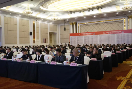 另一方面，隨著環(huán)保理念的日益普及，輪胎行業(yè)也在積極探索綠色發(fā)展道路?？肆痔柕沫h(huán)保發(fā)展理念和智慧工廠建設，是行業(yè)向綠色循環(huán)利用發(fā)展的一個縮影。環(huán)保意識的提高，也將推動輪胎行業(yè)向更加環(huán)保、可持續(xù)的方向轉型。