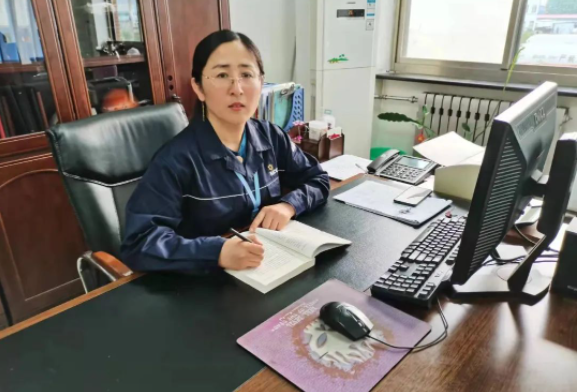 萬(wàn)達(dá)集團(tuán)·耐斯特炭黑有限公司劉明燕在第十二屆黃河口首席技師評(píng)選中榮獲榮譽(yù)稱(chēng)號(hào)。經(jīng)過(guò)多輪角逐，劉明燕在眾多參賽者中脫穎而出。