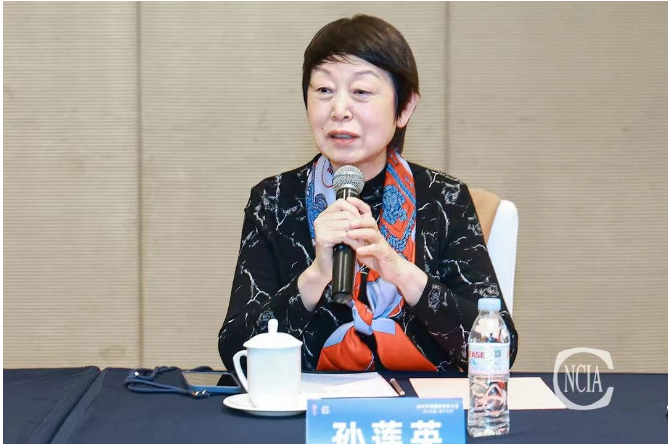 中國(guó)涂料工業(yè)協(xié)會(huì)名譽(yù)會(huì)長(zhǎng)孫蓮英指出，協(xié)會(huì)將一如既往，進(jìn)一步加強(qiáng)地方政府與企業(yè)間的聯(lián)系與溝通，為促進(jìn)涂料產(chǎn)業(yè)綠色可持續(xù)發(fā)展發(fā)揮重要作用。在過(guò)去13年中，協(xié)會(huì)通過(guò)搭建交流平臺(tái)，深入開(kāi)展合作，實(shí)現(xiàn)政府、企業(yè)的互利共贏，凝聚力不斷提升。