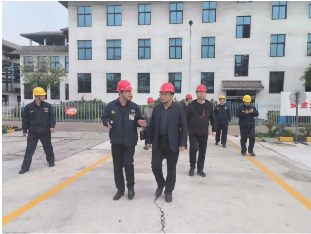 黑貓集團(tuán)董事長(zhǎng)汪羽一行到唐山黑貓公司調(diào)研指導(dǎo)