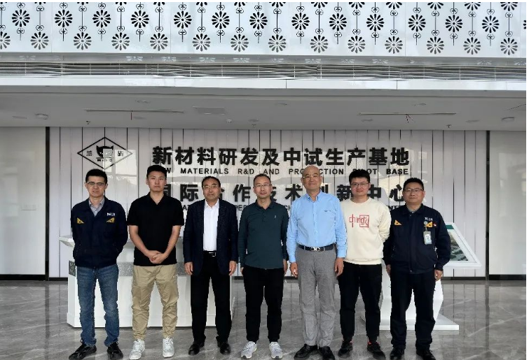 青島黑貓與泰凱英輪胎、青島科技大學(xué)舉行戰(zhàn)略合作簽約儀式