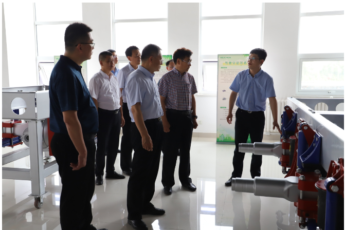 美晨工業(yè)集團(tuán)面臨著新形勢(shì)和新要求，他們表示將以嶄新的姿態(tài)和動(dòng)力，凝心聚力、攻堅(jiān)克難。他們秉持著"服務(wù)客戶、創(chuàng)造價(jià)值"的理念，夯實(shí)產(chǎn)業(yè)發(fā)展基石，堅(jiān)定地錨定戰(zhàn)略發(fā)展目標(biāo)，以實(shí)現(xiàn)企業(yè)的高質(zhì)量快速發(fā)展。