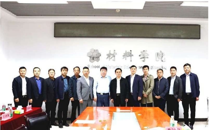 本次研討會(huì)為相關(guān)專(zhuān)家和企業(yè)代表提供了一個(gè)交流合作的平臺(tái)，旨在共同探索廢舊輪胎轉(zhuǎn)化利用的創(chuàng)新技術(shù)和可行方案，推動(dòng)廢舊輪胎產(chǎn)業(yè)的高質(zhì)量發(fā)展，為建設(shè)無(wú)廢城市做出貢獻(xiàn)。