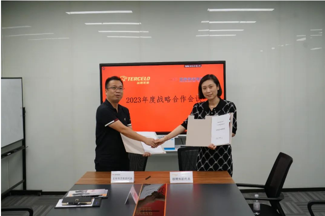 溫志雄表示此次會晤不僅是現(xiàn)有合作業(yè)務(wù)進一步加深的機遇，更是對優(yōu)秀企業(yè)經(jīng)營管理經(jīng)驗的一次借鑒學習。他表示將學習和應(yīng)用更加科學、人性化的管理工具，為玉柴物流集團帶來新動力，助力公司邁向新的發(fā)展臺階。