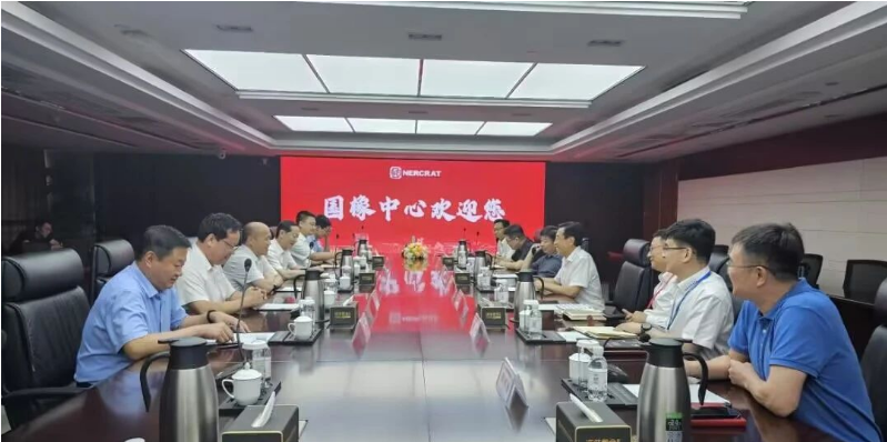 雙方就賽輪(濰坊)工程輪胎生產(chǎn)項目進行了磋商，深入探討了項目落地的具體細節(jié)，并對未來合作事宜展開了交流。