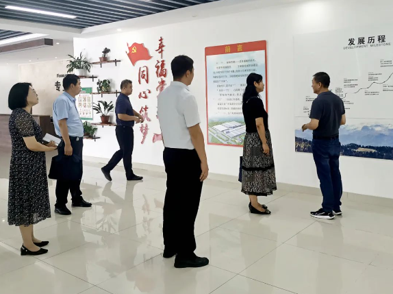 濰坊市委辦公室檔案科科長(zhǎng)、四級(jí)調(diào)研員王春燕一行蒞臨山東美晨工業(yè)集團(tuán)有限公司，對(duì)該公司的檔案工作進(jìn)行了全面檢查與調(diào)研。此次調(diào)研得到了諸城市檔案館館長(zhǎng)邵忠政和山東美晨工業(yè)集團(tuán)有限公司總經(jīng)理李瑞龍的陪同。