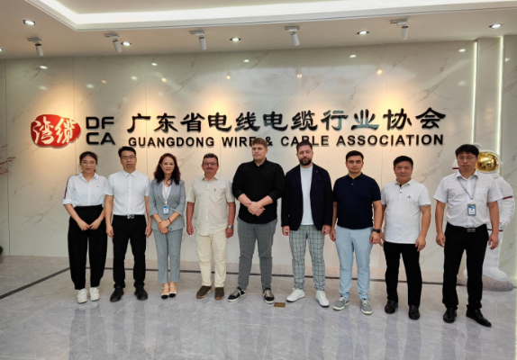 俄羅斯代表表示，此次廣東省電線電纜行業(yè)協(xié)會(huì)的交流活動(dòng)是一次富有成果的訪問。他們不僅關(guān)注設(shè)備采購，還發(fā)現(xiàn)了連接器線束、新能源線纜等潛在商機(jī)。他們熱切期待著中國企業(yè)能夠前往俄羅斯考察，并在未來實(shí)現(xiàn)更緊密的中俄合作。