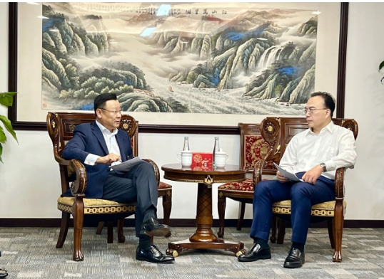 卡博特公司執(zhí)行副總裁、高性能材料業(yè)務(wù)總裁、亞太區(qū)總裁朱戟等一行于 8月29日拜會了上海市商務(wù)委主任朱民等有關(guān)領(lǐng)導(dǎo)，就未來的投資計劃、綠色低碳發(fā)展以及外資政策等問題進(jìn)行了深入探討。