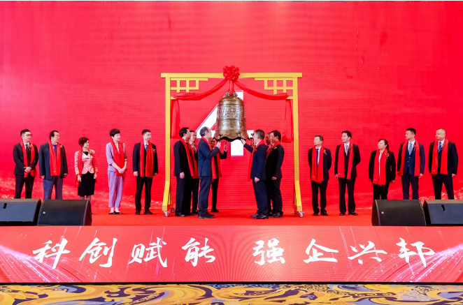 科強股份作為一家專注于高性能特種橡膠制品的企業(yè)，多年來深耕于光伏和軌交設備等領域，積累了獨特的競爭優(yōu)勢和品牌影響力。此次上市不僅是對其過去多年經營成果的肯定，也是企業(yè)邁向資本市場的一次重大轉型，為企業(yè)注入了更強的活力和動力。