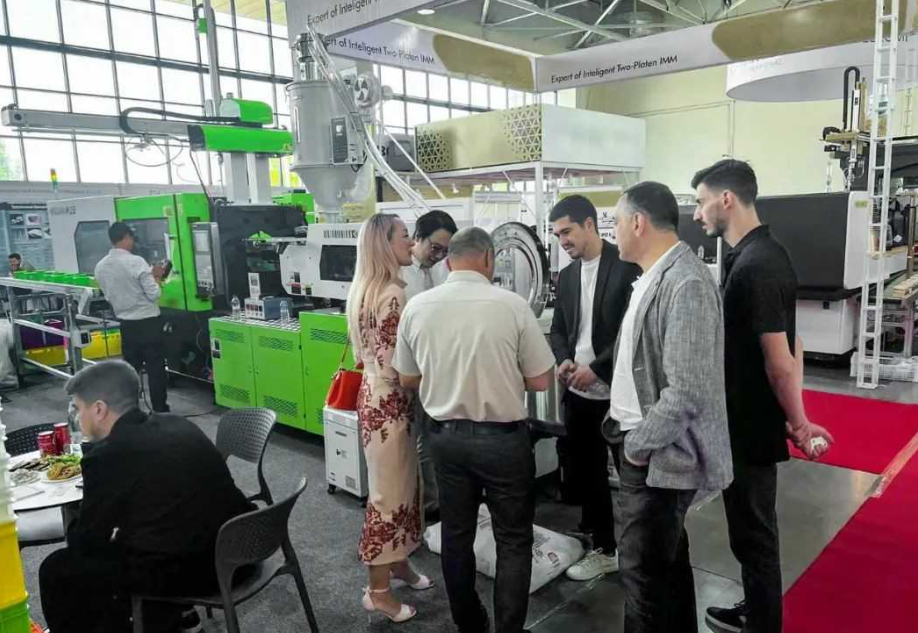 目前，烏茲別克斯坦已吸引了大約26%的外資，其中塑料制品成為第三大商品。塑料制品的需求廣泛，包括汽配行業(yè)、包裝行業(yè)、家電行業(yè)、物流行業(yè)和建材行業(yè)等領(lǐng)域，為中國企業(yè)帶來了巨大商機。