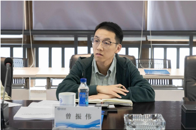 省市領(lǐng)導(dǎo)的關(guān)心和指導(dǎo)為公司充實(shí)信心，增強(qiáng)了大展宏圖的決心。沈董表示，雙箭股份將進(jìn)一步優(yōu)化生產(chǎn)要素和產(chǎn)業(yè)布局，致力于打造綠色智能物料系統(tǒng)。他承諾公司一定不辜負(fù)眾望，努力為地方經(jīng)濟(jì)社會(huì)發(fā)展做出更大的貢獻(xiàn)，肩負(fù)起高質(zhì)量發(fā)展和建設(shè)共同富裕示范區(qū)的責(zé)任和使命。
