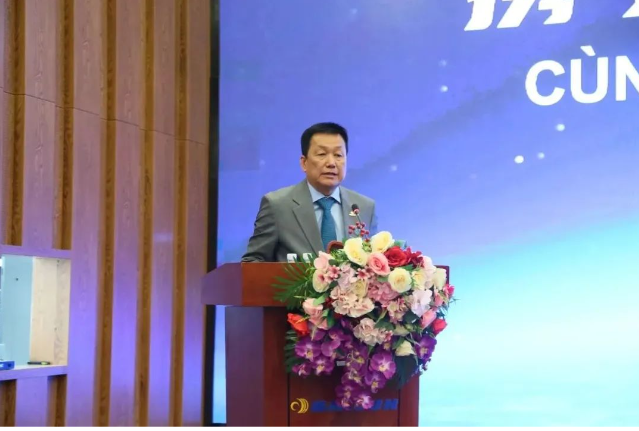 越南TBR優(yōu)秀經(jīng)銷商代表鄧文良也分享了他與賽輪集團的成功合作歷程，強調(diào)了賽輪集團的信任與尊重文化在雙方合作中的重要性。他表示，未來將繼續(xù)與賽輪同行，共創(chuàng)更加美好的未來。
