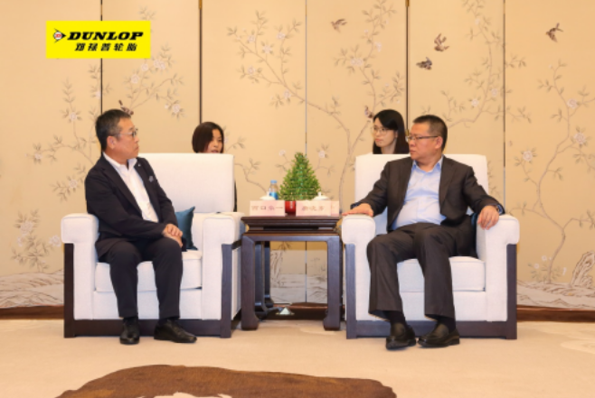 今年以來(lái)，住友橡膠中國(guó)的母公司，住友橡膠工業(yè)株式會(huì)社的高層頻繁訪華。10月，住友橡膠總部重量級(jí)領(lǐng)導(dǎo)代表董事、專(zhuān)務(wù)執(zhí)行董事西口豪一，前往常熟進(jìn)行為期三天的工作考察?？疾炱陂g，蘇州市委常委兼副市長(zhǎng)唐曉東精心安排了接待和交流活動(dòng)，與西口豪一一同出席的還有常熟市委書(shū)記周勤第和常熟市委副書(shū)記兼市長(zhǎng)秦猛。