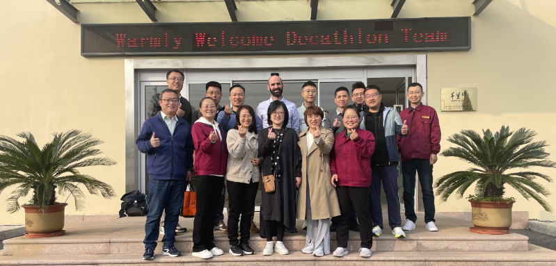此次迪卡儂團隊的訪問不僅增強了雙方的合作黏性，打通了信息壁壘，更讓大家深刻感受到了ONE TEAM ONE DREAM的凝聚力。Antoine先生表示將與千里行緊密合作，進行更多開創(chuàng)性的合作，攜手實現(xiàn)雙方的高質(zhì)量發(fā)展。